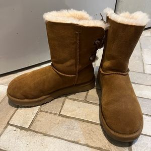 Brand new custom Bailey Bow Ugg Boots size 8